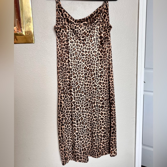 Cheetah print leopard print midi dress - H&M midi dress with slit - cowl neck - Picture 4 of 5